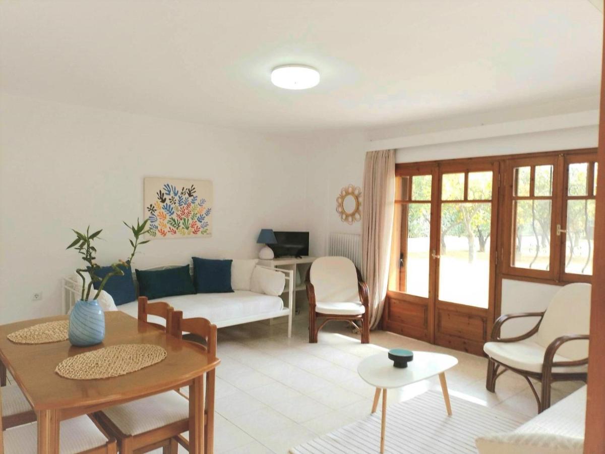 Small Theater Apartment Epidaurus Exterior photo